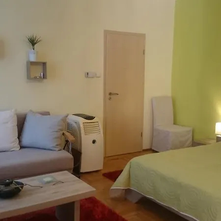 Apartament Delibab *